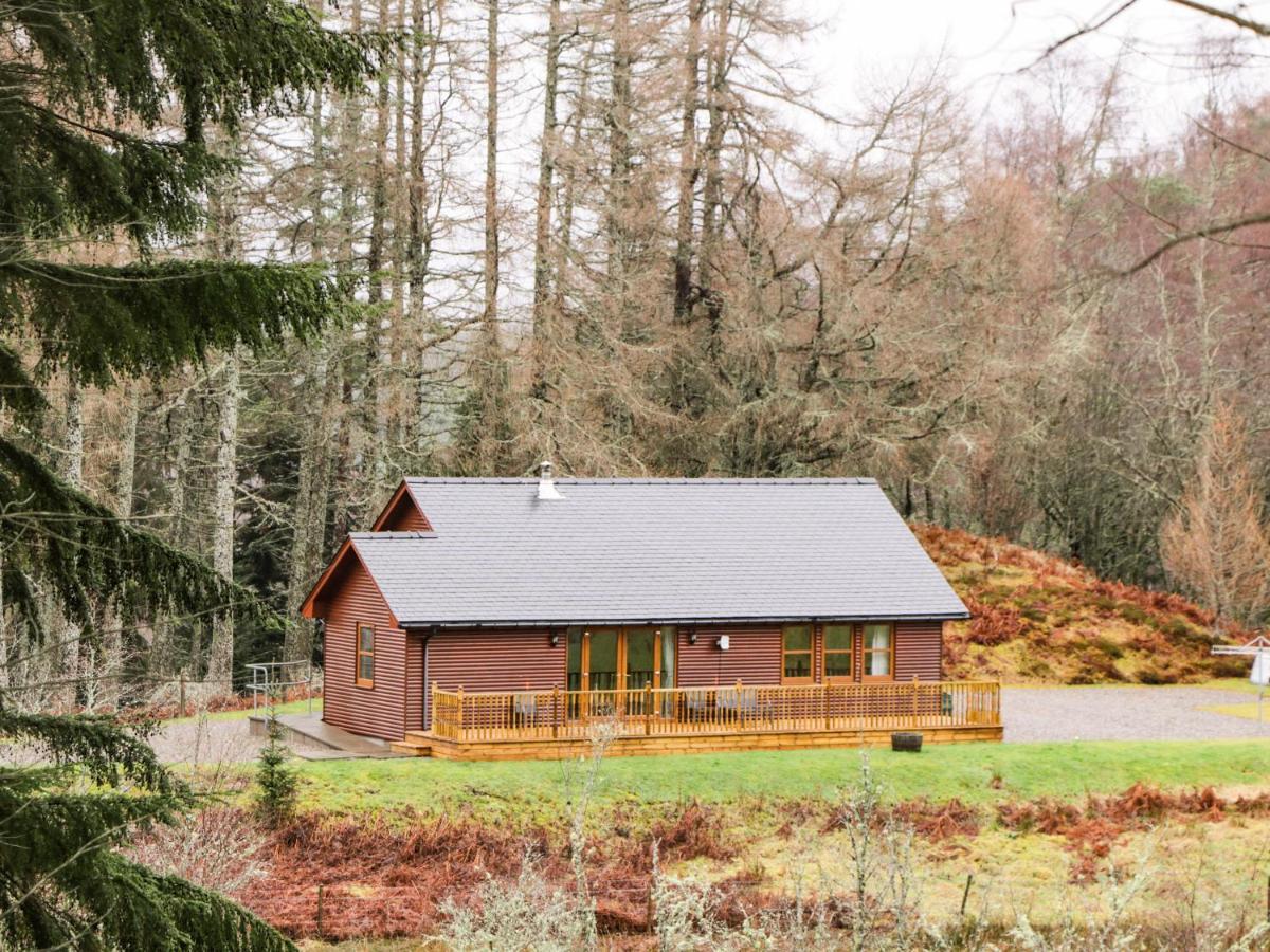 Fersit Log Cottage Roybridge Exterior photo