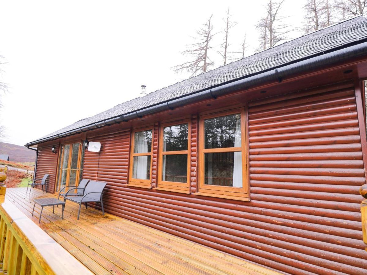 Fersit Log Cottage Roybridge Exterior photo